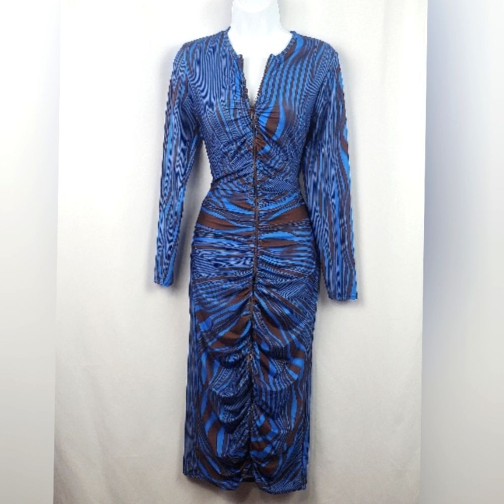 PrettyLittleThing Dress - Picture 3 of 8